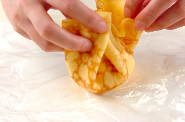 サワーチェリーのクレープ包みの作り方の手順7