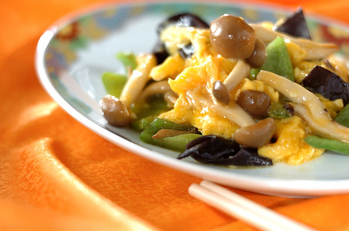 卵とキクラゲの炒め物