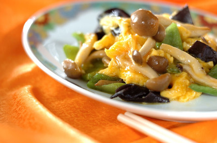 食感が楽しい！定番 卵とキクラゲの炒め物