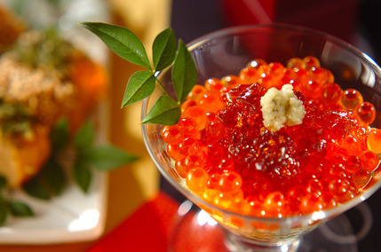 しょうゆイクラのアボカド豆腐添え