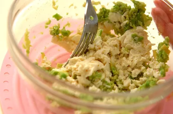 しょうゆイクラのアボカド豆腐添えの作り方1