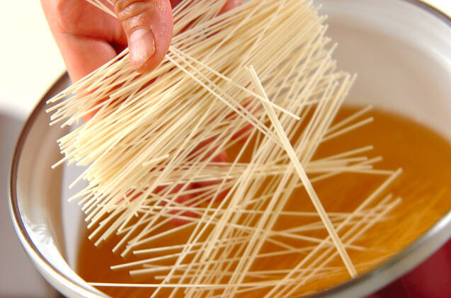 温泉卵入りにゅうめんの作り方の手順1