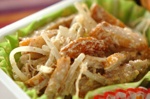 モヤシとさつま揚げのゴマ和え