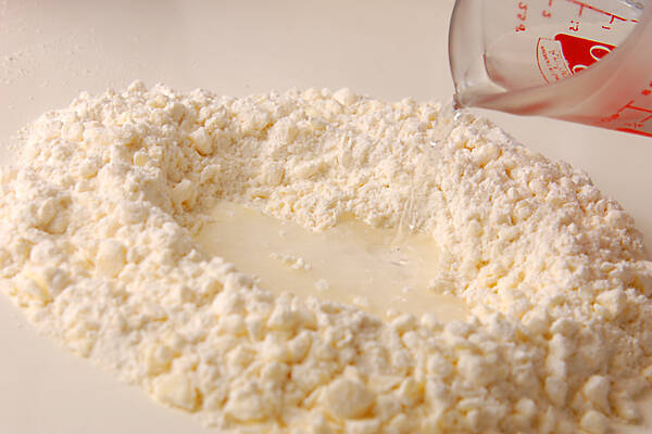 初めてでも作れる！基本のアップルパイの作り方の手順6