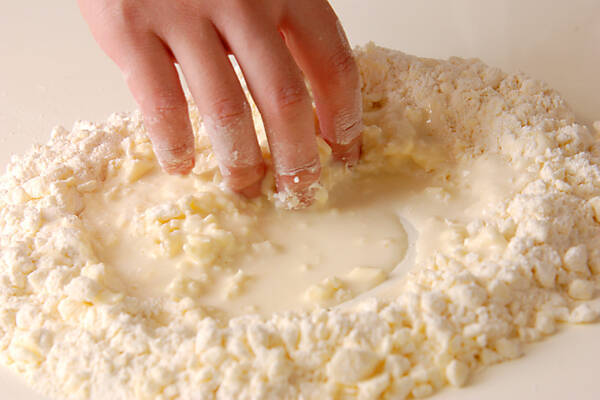 初めてでも作れる！基本のアップルパイの作り方の手順6