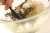 芽ヒジキと油揚げの煮物+混ぜ巻き寿司の作り方の手順5
