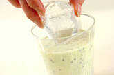 キウイハニーラッシーの作り方1