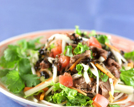 牛肉サラダ黒ゴマ風味