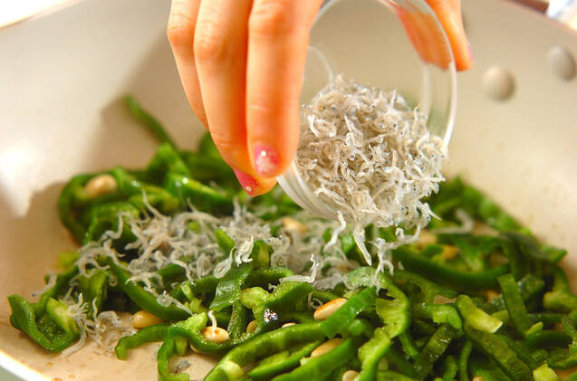 ピーマンのジャコ炒めの作り方の手順2