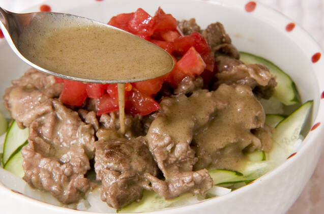 牛肉のエスニック炒め丼の作り方の手順3