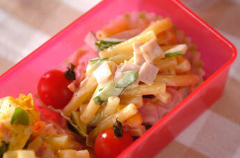 マカロニサラダ