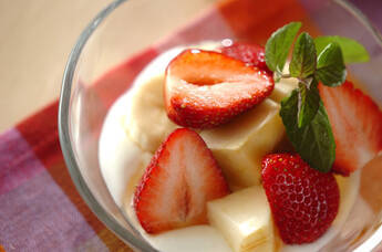 フルーツたっぷりヨーグルト