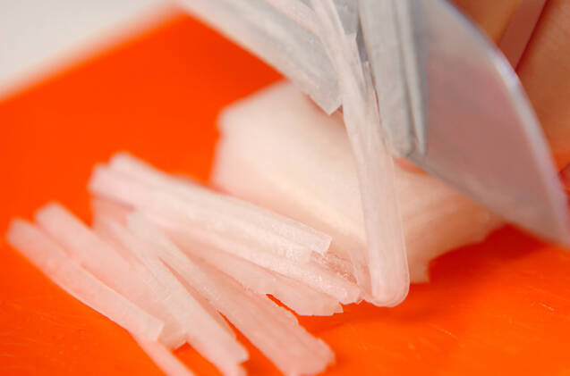 大根のユカリ和えの作り方の手順1