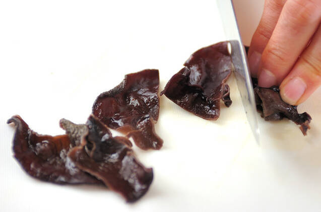 卵とシメジのチリ炒めの作り方の手順4