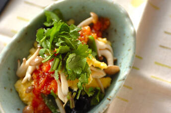 卵とシメジのチリ炒め