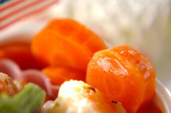 型抜きニンジンのレンジグラッセ