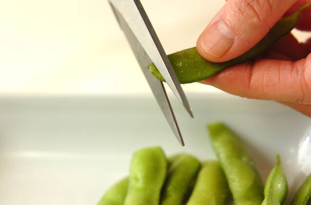 塩ゆで枝豆の作り方の手順1