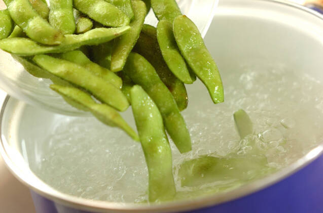 塩ゆで枝豆の作り方の手順2