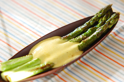 アスパラソテーのマスタードクリーム