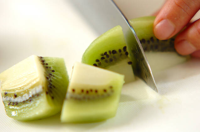 キウイのミントシロップ漬けの作り方の手順2