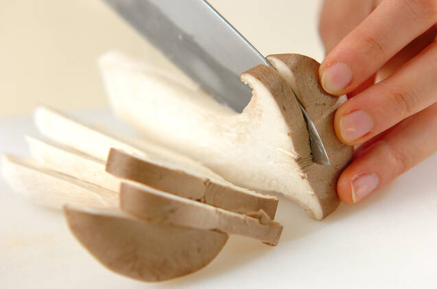 エリンギのガーリックソテーの作り方の手順1