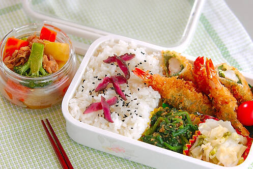 ほうれん草のゴマみそ和え