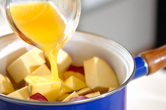 サツマイモのオレンジ煮の作り方の手順2