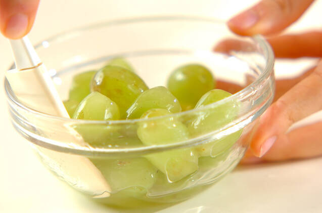 ブドウのマリネの作り方の手順2
