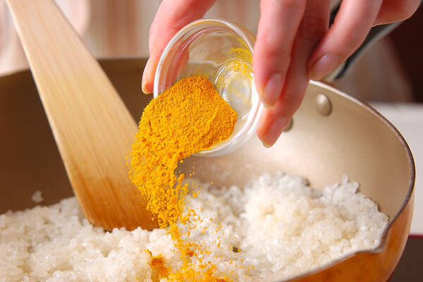 レーズンターメリックライスの作り方の手順3