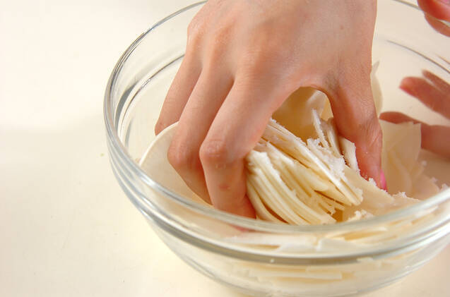 カブの塩昆布漬けの作り方の手順1