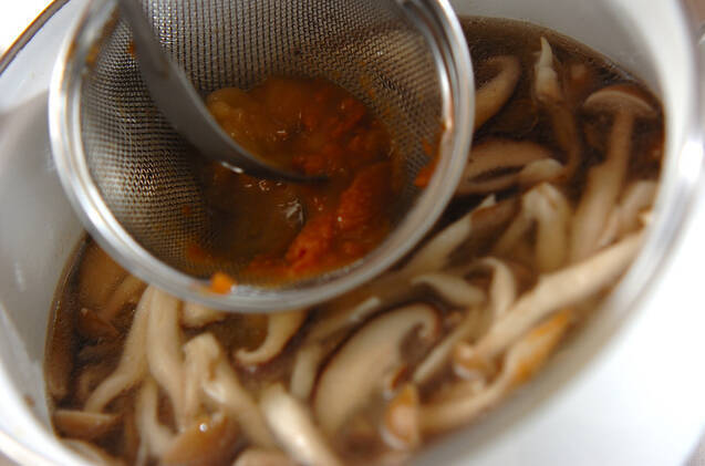 炒めキノコのみそ汁の作り方の手順5