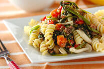 ホウレン草とキノコのフジッリ