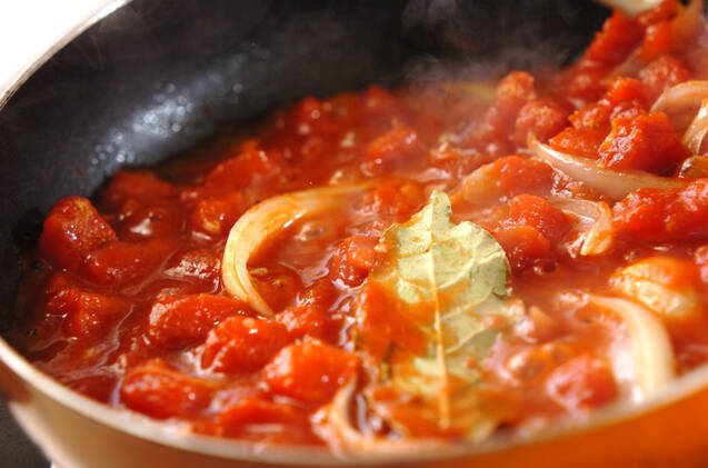 焼きサバのトマト煮込みの作り方の手順2