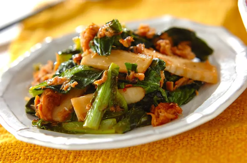 小松菜とツナのピリ辛炒め 副菜 レシピ 作り方 E レシピ 料理のプロが作る簡単レシピ