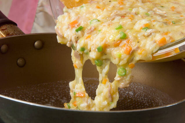 卵の混ぜ混ぜオムライスの作り方の手順3