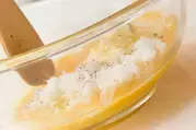 卵の混ぜ混ぜオムライスの作り方2