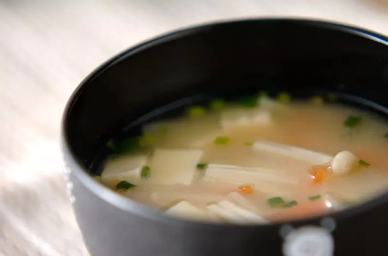豆腐の白みそ汁 レシピ 作り方 E レシピ 料理のプロが作る簡単レシピ