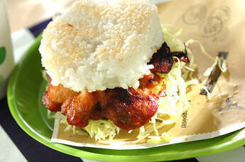 カレーチキンのライスバーガー