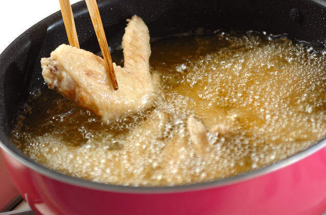 揚げ手羽先の甘しょうゆがらめの作り方の手順5