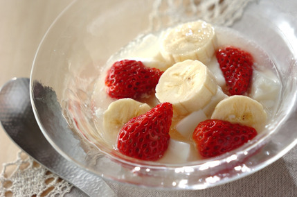 フルーツたっぷり杏仁豆腐