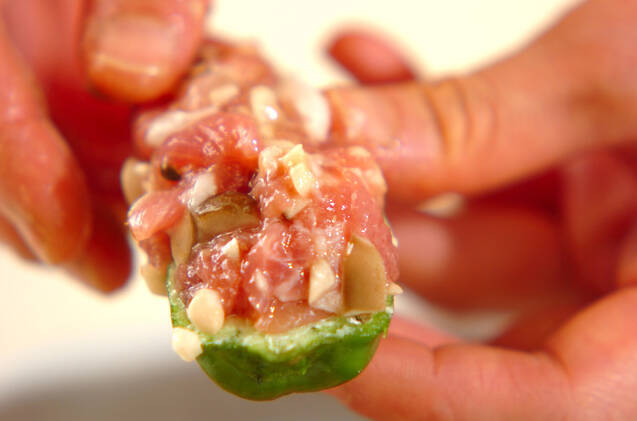 ピーマンの豚みそ詰めの作り方の手順2