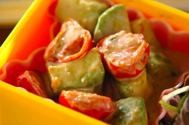 焼きアボカドのマヨ和え