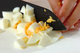 ゆで卵とソーセージのサラダの作り方1