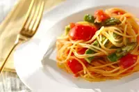 グリーンアスパラとトマトのスパゲティー