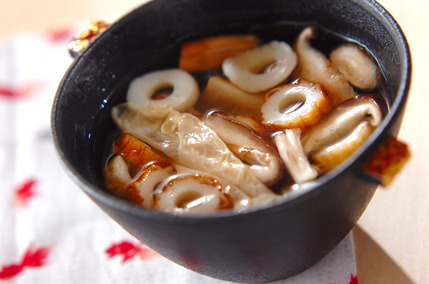 ちくわと湯葉のお吸い物