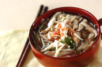 素麺とエノキのさっぱり冷梅汁