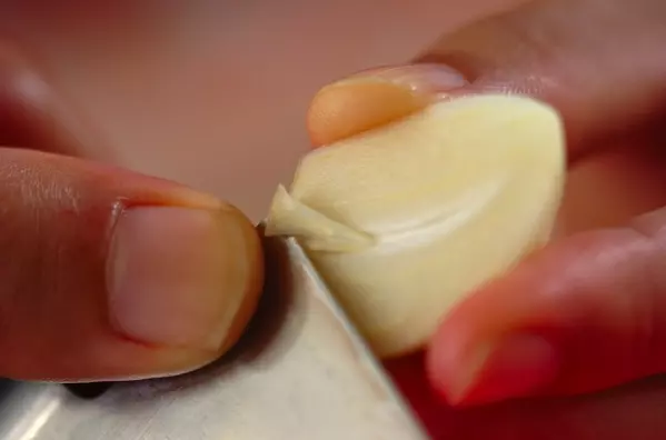 サムゲタン～鶏のスープ煮込み～の下準備2