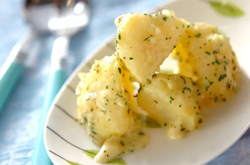 電子レンジで簡単 ほくほくじゃがバター 副菜 レシピ 作り方 E レシピ 料理のプロが作る簡単レシピ