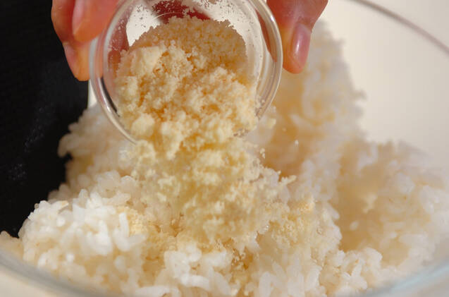 すじことチーズのおにぎりの作り方の手順1