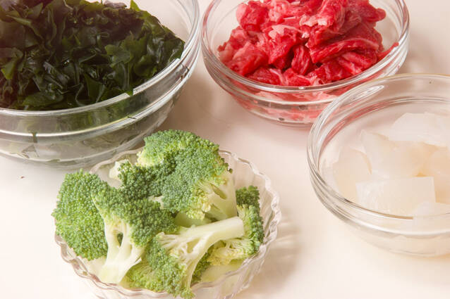 ワカメと牛肉の炒めものの作り方の手順1